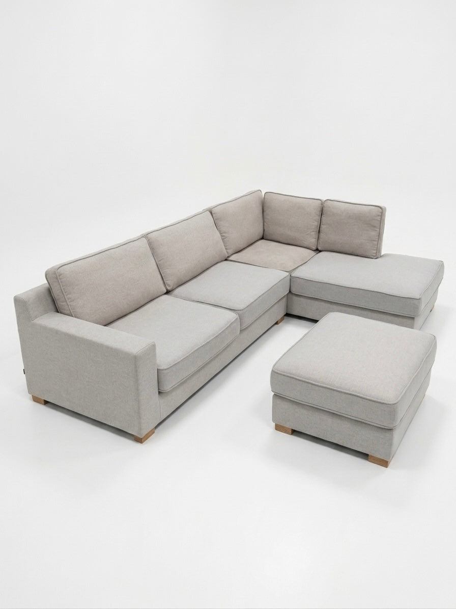 EM Savoy | 4 sits med schäslong | Fotpall ingår |