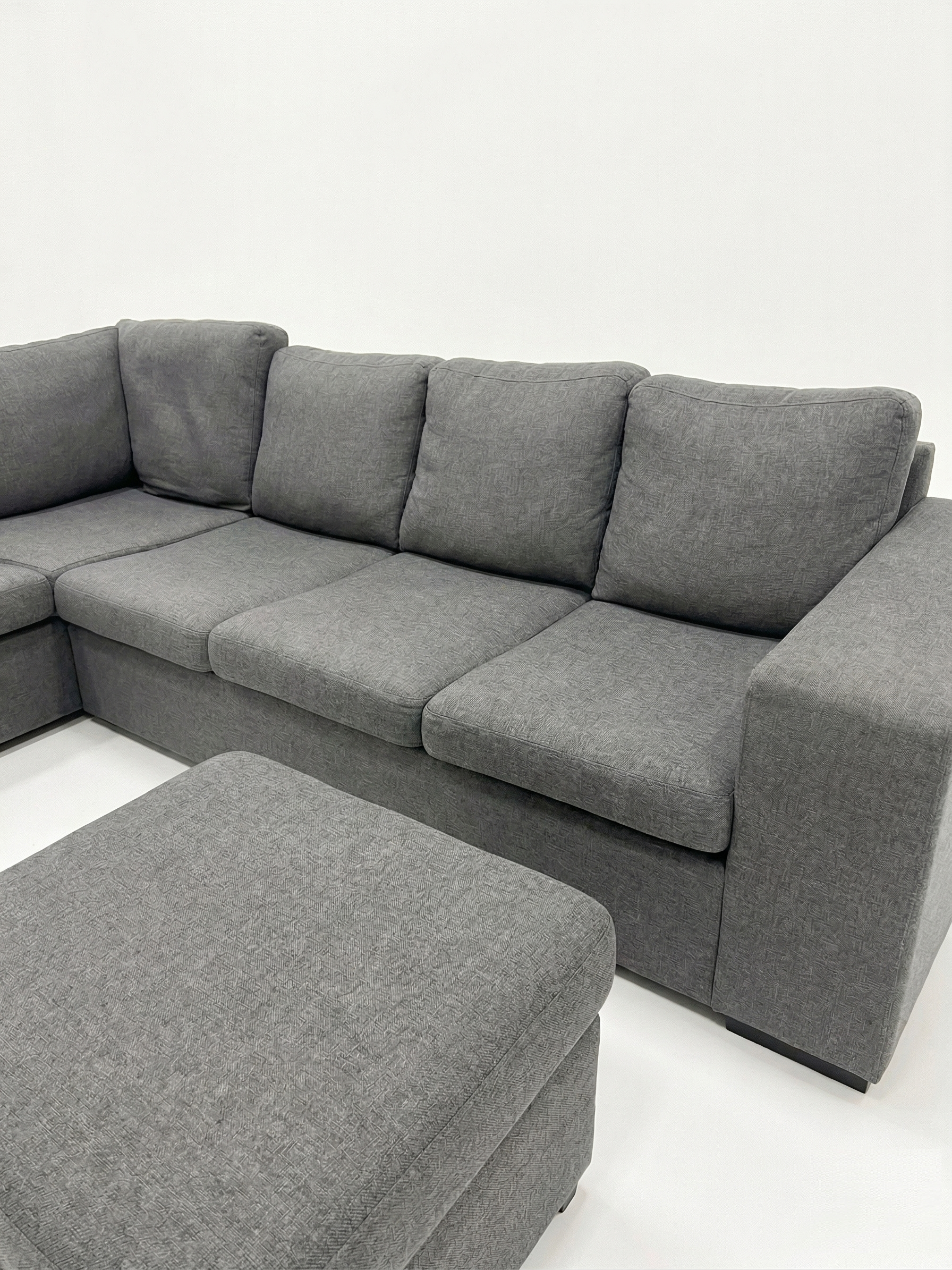 Nevada | 4 sits med schäslong | Fotpall ingår