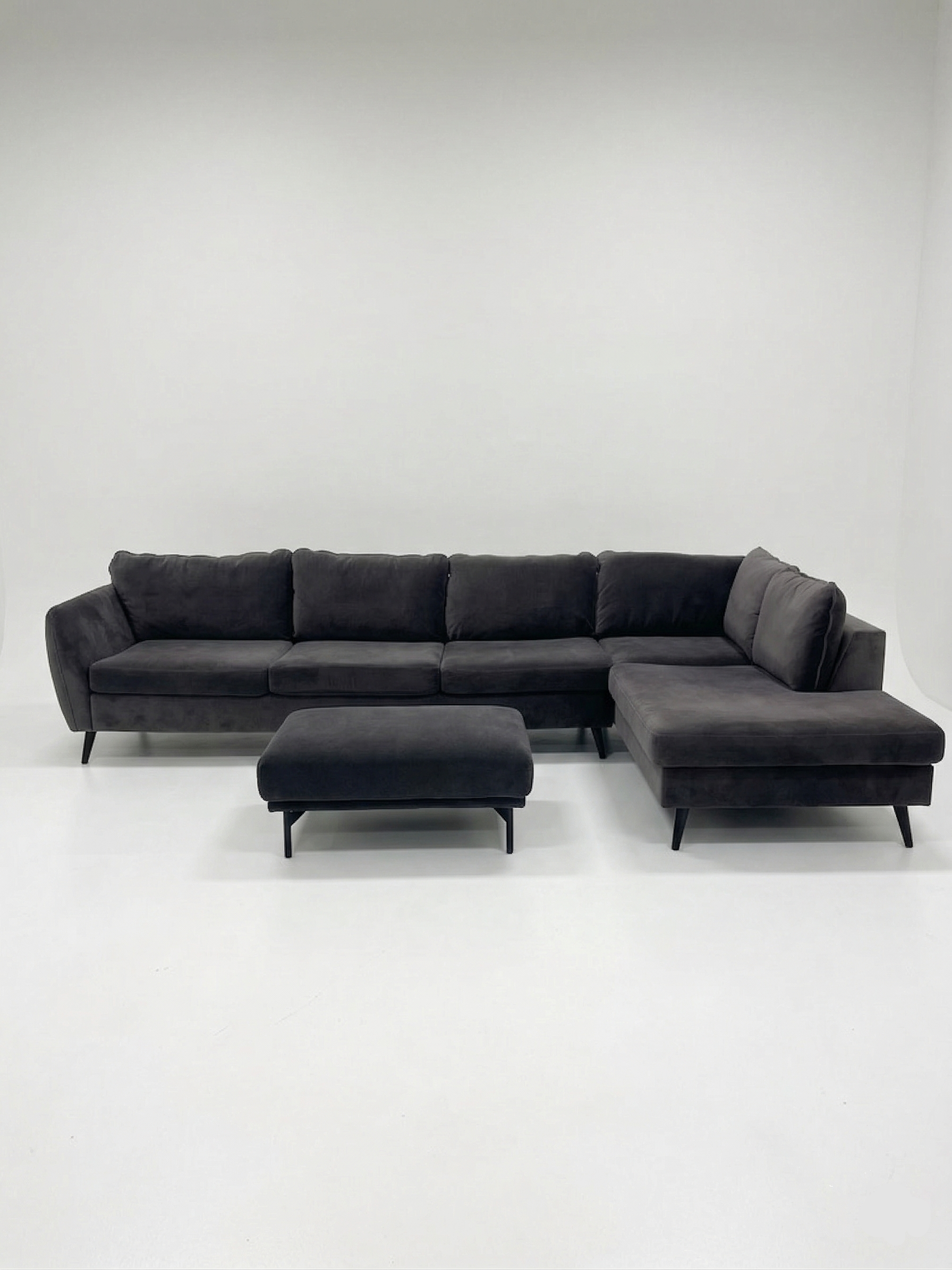 County | 5-sits med schäslong | Fotpall ingår