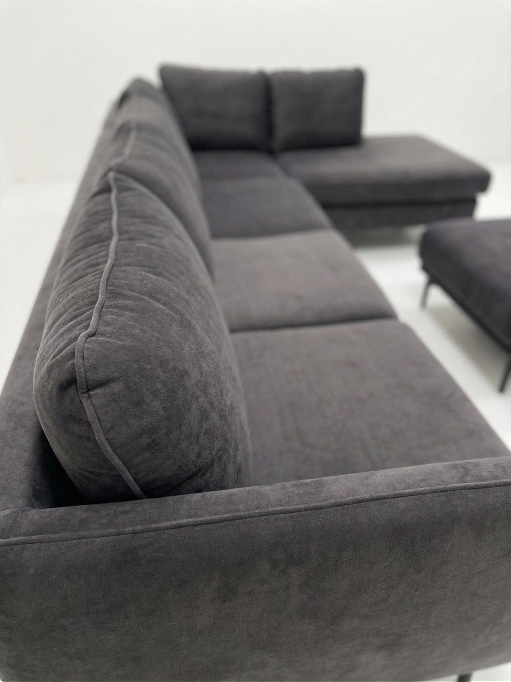 County | 5-sits med schäslong | Fotpall ingår