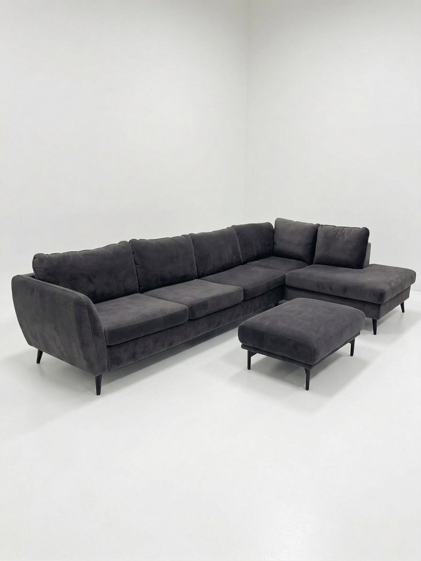 County | 5-sits med schäslong | Fotpall ingår