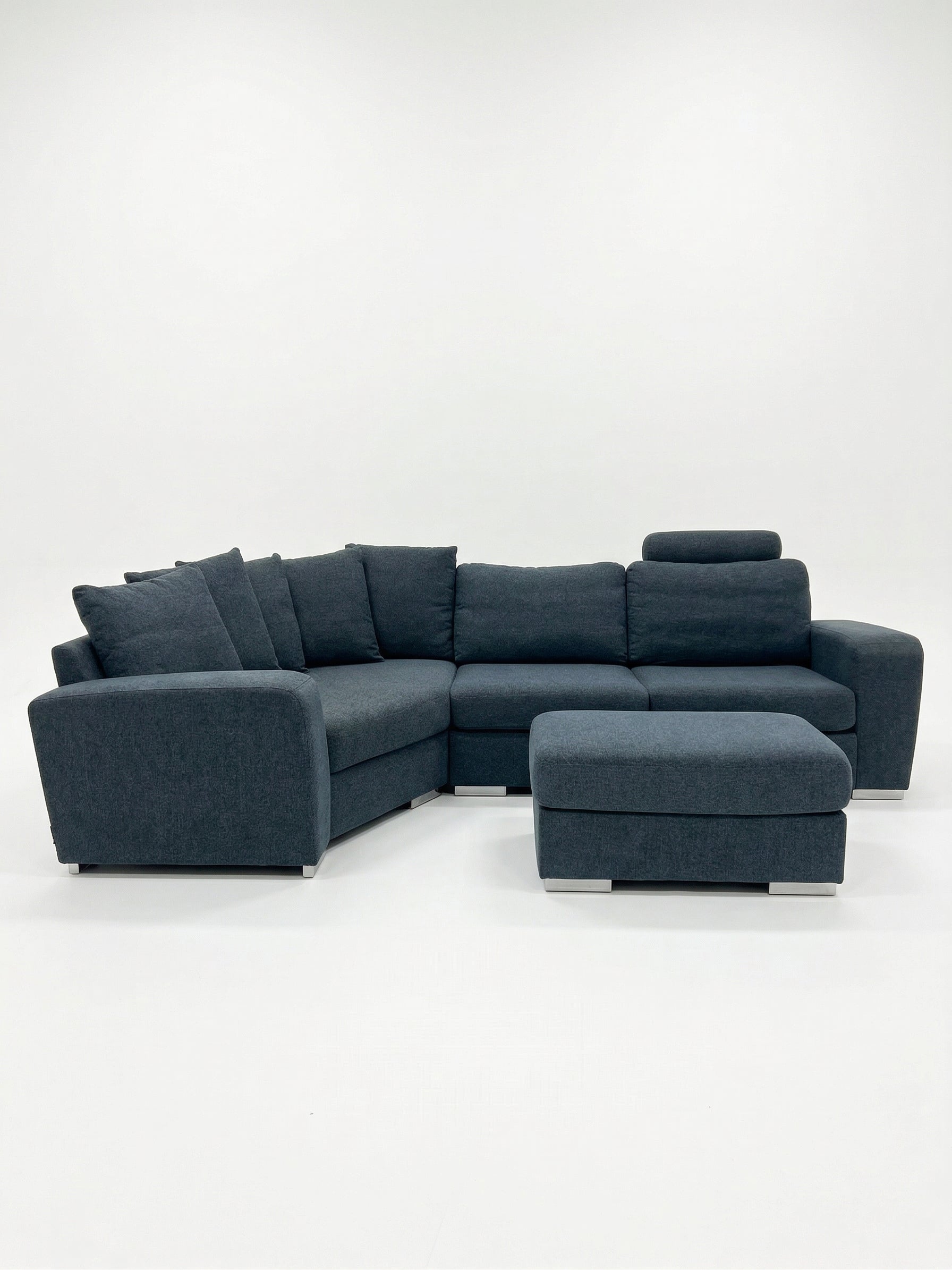 Friday | Corner - 5-sits hörnsoffa | Fotpall & Nackstöd ingår |